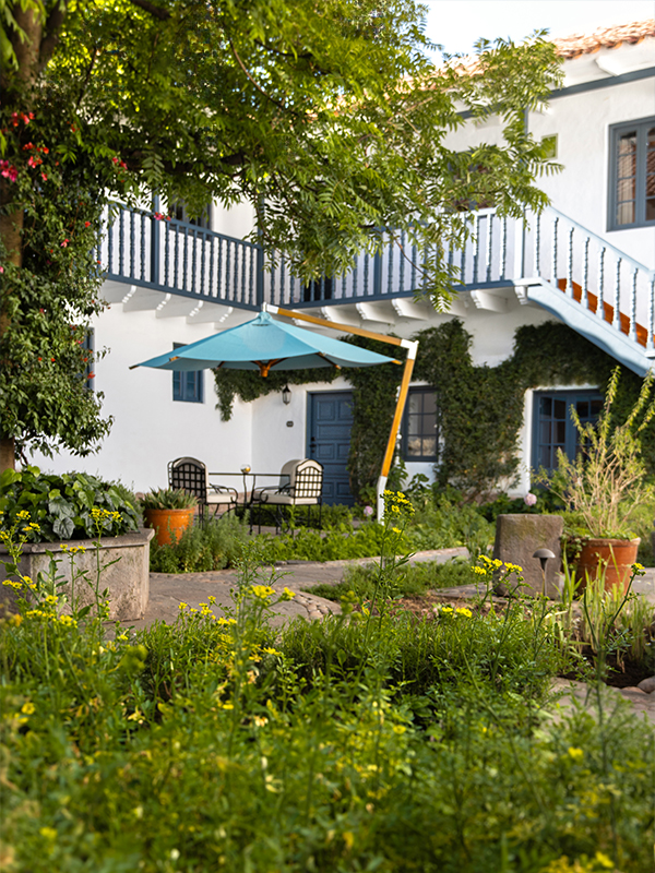 Palacio Nazarenas Courtyard with garden